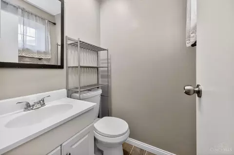 Bath - 11839 Hamlet Rd, Forest Park, OH 45240 photo 3 of 3