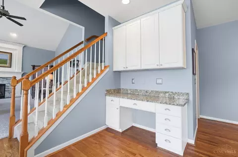 Entry Way - 6803 Haven Ct, Mason, OH 45040 photo 4 of 8
