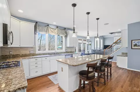 Kitchen - 6803 Haven Ct, Mason, OH 45040 photo 3 of 7