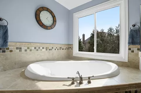 Bath - 6803 Haven Ct, Mason, OH 45040 photo 5 of 13