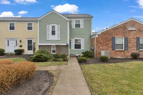 27 Wildwood Dr, Fairfield, OH 45014