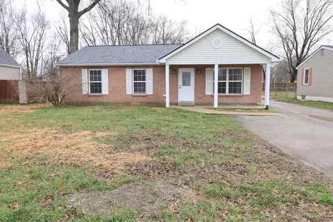 16 Sperling Dr, Amelia, OH 45102