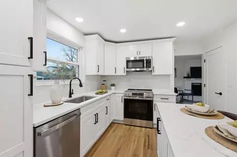 Kitchen - 1676 Laval Dr, Cincinnati, OH 45255 photo 2 of 7