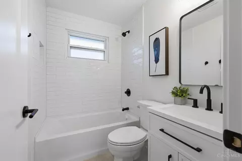 Bath - 1676 Laval Dr, Cincinnati, OH 45255 photo 2 of 2