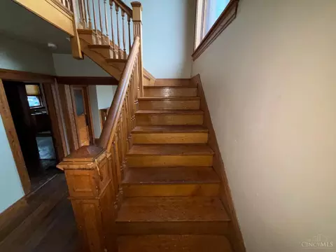 Entry Way - 3339 Spokane Ave, Cincinnati, OH 45207 photo 5 of 9