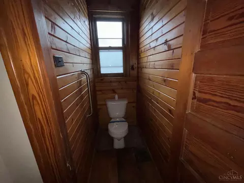 Bath - 3339 Spokane Ave, Cincinnati, OH 45207 photo 1 of 6