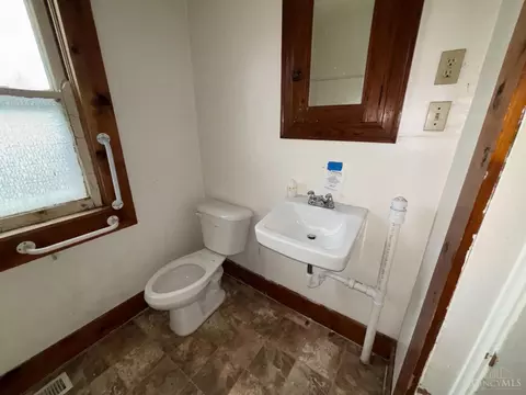 Bath - 3339 Spokane Ave, Cincinnati, OH 45207 photo 5 of 6