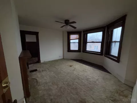 Living - 3339 Spokane Ave, Cincinnati, OH 45207 photo 1 of 5