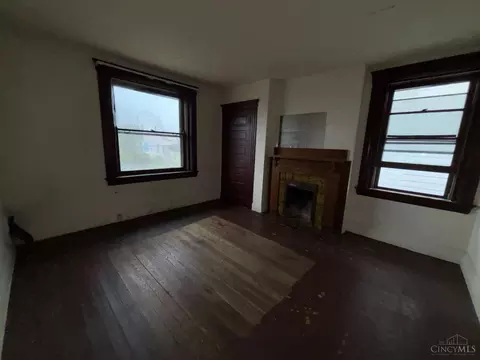Living - 3339 Spokane Ave, Cincinnati, OH 45207 photo 3 of 5