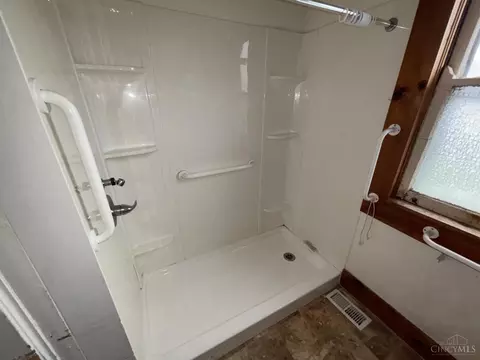 Bath - 3339 Spokane Ave, Cincinnati, OH 45207 photo 4 of 6