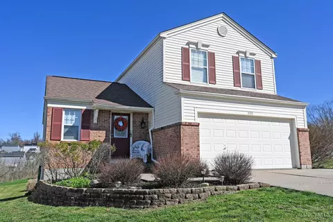 200 Lights Pointe Ct, New Richmond, OH 45157