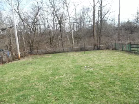 Exterior - 751 Springvale Dr, Hamilton, OH 45013 photo 2 of 2