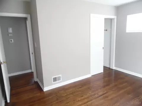 Bedroom - 751 Springvale Dr, Hamilton, OH 45013 photo 6 of 6