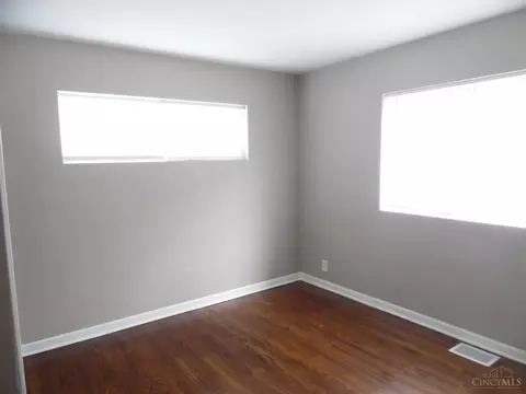 Bedroom - 751 Springvale Dr, Hamilton, OH 45013 photo 5 of 6