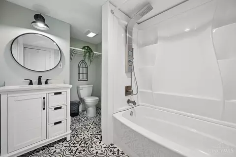 Bath - 306 Main St, Mason, OH 45040 photo 1 of 2