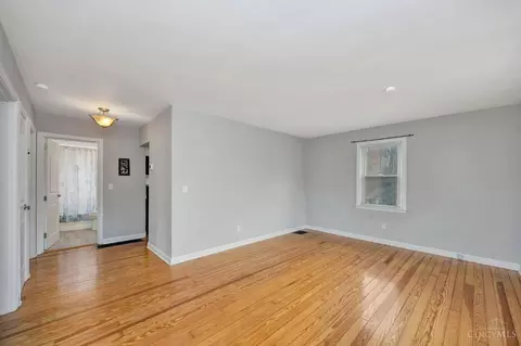 Living - 2192 Pinney Ln, Cincinnati, OH 45231 photo 4 of 4