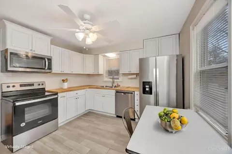 Kitchen - 2192 Pinney Ln, Cincinnati, OH 45231 photo 1 of 4