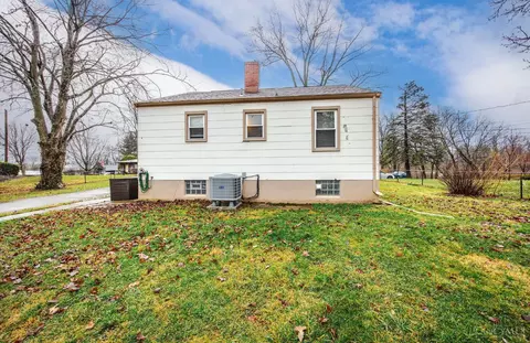 Exterior - 2192 Pinney Ln, Cincinnati, OH 45231 photo 6 of 7
