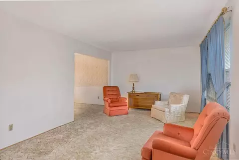 9369 Ranchill Dr, Cincinnati, OH 45231 photo 5