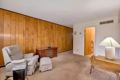 9369 Ranchill Dr, Cincinnati, OH 45231 photo 14