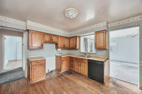 Kitchen - 1659 Devils Backbone Rd, Cincinnati, OH 45233 photo 1 of 3