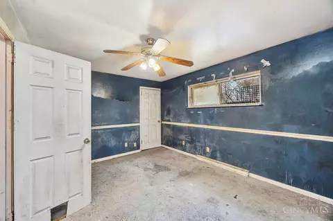 Bedroom - 1659 Devils Backbone Rd, Cincinnati, OH 45233 photo 3 of 5