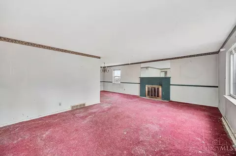 Living - 1659 Devils Backbone Rd, Cincinnati, OH 45233 photo 1 of 9