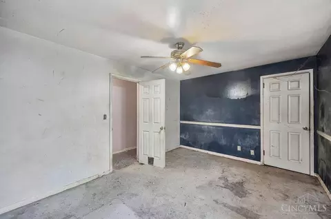 Bedroom - 1659 Devils Backbone Rd, Cincinnati, OH 45233 photo 4 of 5