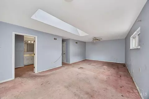 Bedroom - 1659 Devils Backbone Rd, Cincinnati, OH 45233 photo 5 of 5