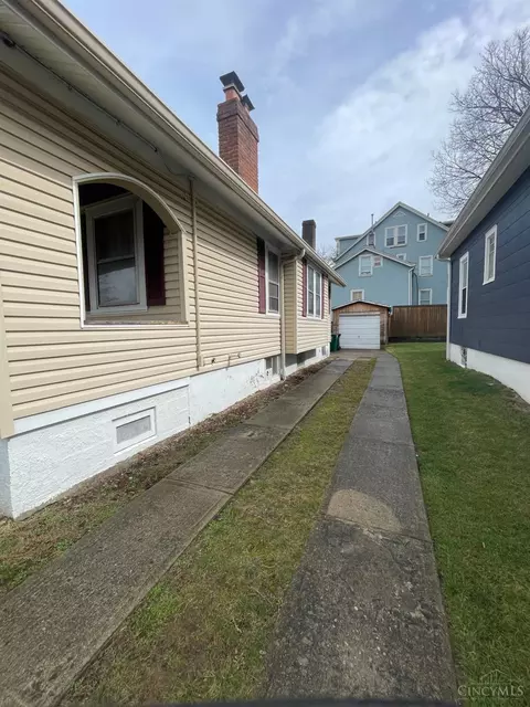 Exterior - 3666 Burch Ave, Cincinnati, OH 45208 photo 2 of 5