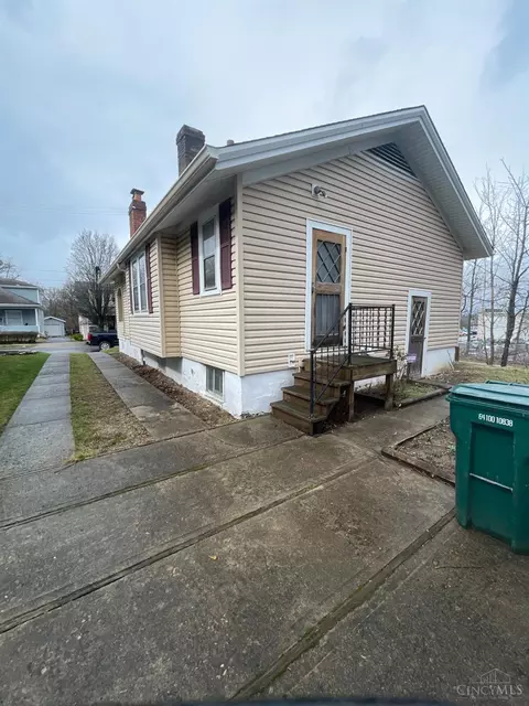 Exterior - 3666 Burch Ave, Cincinnati, OH 45208 photo 3 of 5