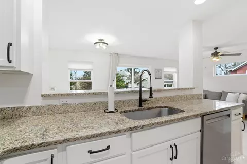 Kitchen - 3723 Carlton Ave, Fairfax, OH 45227 photo 5 of 6