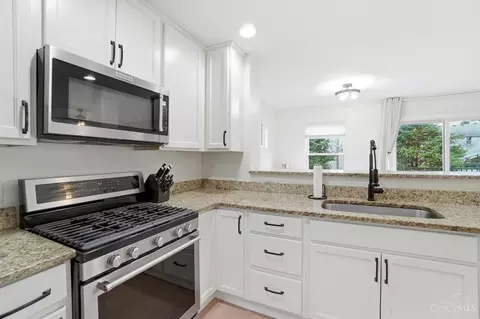 Kitchen - 3723 Carlton Ave, Fairfax, OH 45227 photo 4 of 6