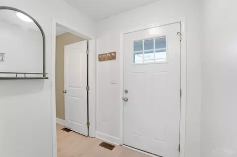 Entry Way - 3723 Carlton Ave, Fairfax, OH 45227 photo 2 of 3
