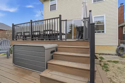 Exterior - 3723 Carlton Ave, Fairfax, OH 45227 photo 5 of 10