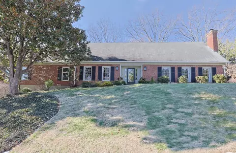 2833 Grandin Hollow Ln, Cincinnati, OH 45208