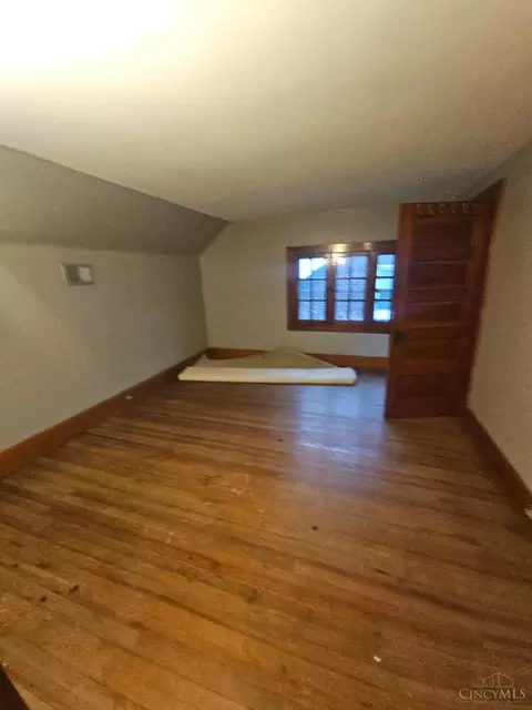 Bedroom - 3936 Dickson Ave, Cincinnati, OH 45229 photo 2 of 5