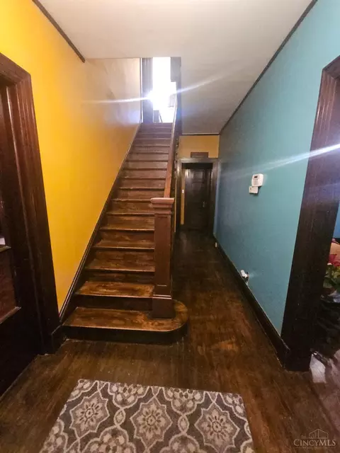 Entry Way - 3936 Dickson Ave, Cincinnati, OH 45229 photo 2 of 5