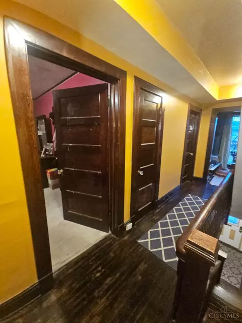 Entry Way - 3936 Dickson Ave, Cincinnati, OH 45229 photo 4 of 5