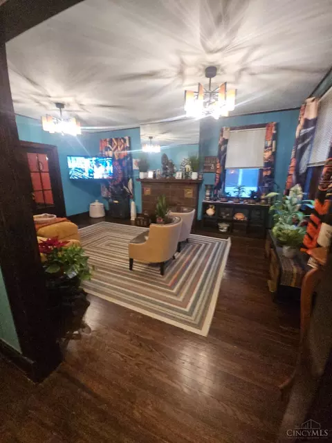 Living - 3936 Dickson Ave, Cincinnati, OH 45229 photo 1 of 2