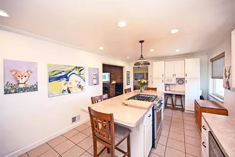 Kitchen - 9876 Lorelei Dr, Cincinnati, OH 45231 photo 5 of 5