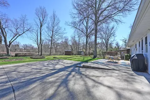 Exterior - 9876 Lorelei Dr, Cincinnati, OH 45231 photo 8 of 16
