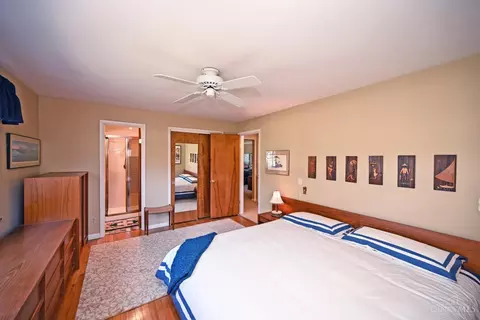 Bedroom - 9876 Lorelei Dr, Cincinnati, OH 45231 photo 3 of 10