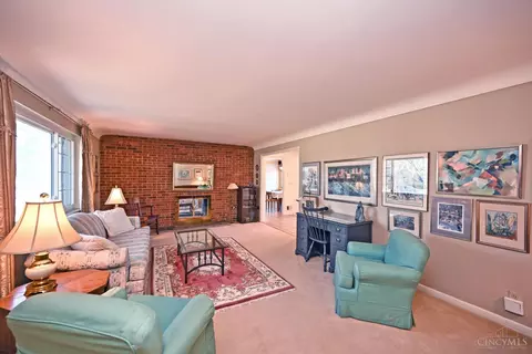 Living - 9876 Lorelei Dr, Cincinnati, OH 45231 photo 1 of 7