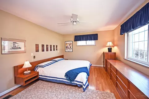 Bedroom - 9876 Lorelei Dr, Cincinnati, OH 45231 photo 2 of 10