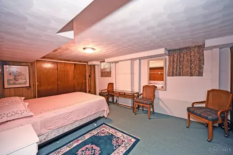 Bedroom - 9876 Lorelei Dr, Cincinnati, OH 45231 photo 8 of 10