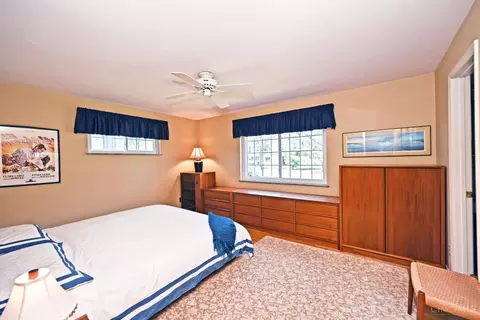 Bedroom - 9876 Lorelei Dr, Cincinnati, OH 45231 photo 1 of 10