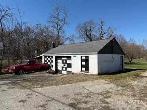 746 Wright St, Newtonsville, OH 45103 photo 2