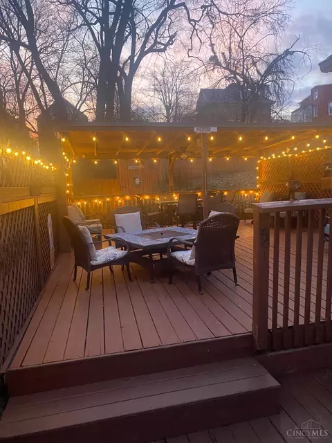 Exterior - 1231 Ridlen Ave, Cincinnati, OH 45205 photo 9 of 10