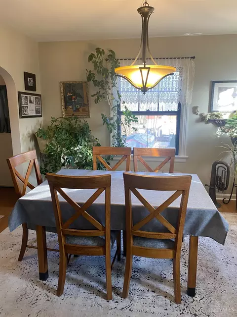 Dining - 1231 Ridlen Ave, Cincinnati, OH 45205 photo 2 of 3